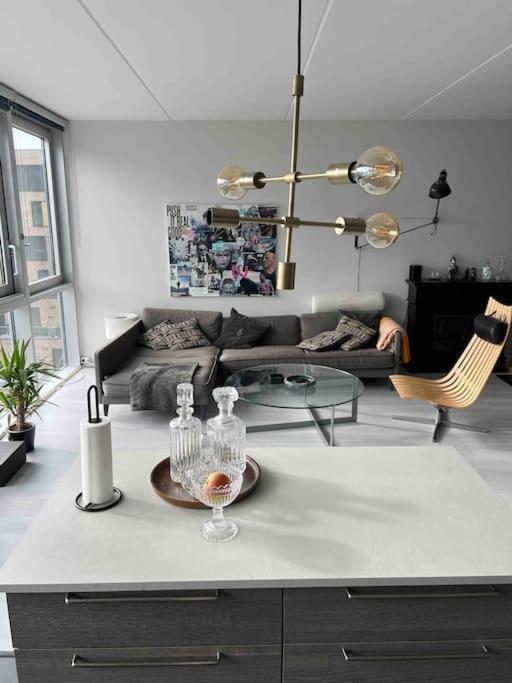 10th Floor Penthouse In The Heart Of *