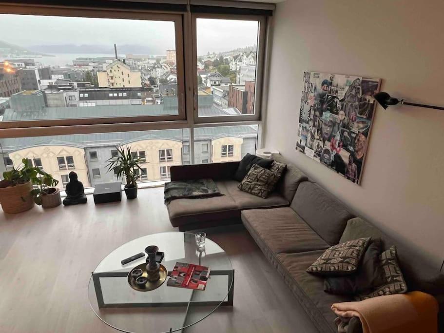 10th Floor Penthouse In The Heart Of Apartment *