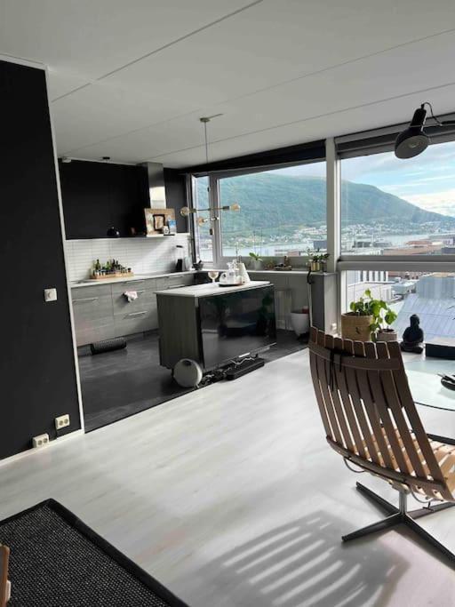 10th Floor Penthouse In The Heart Of Apartment